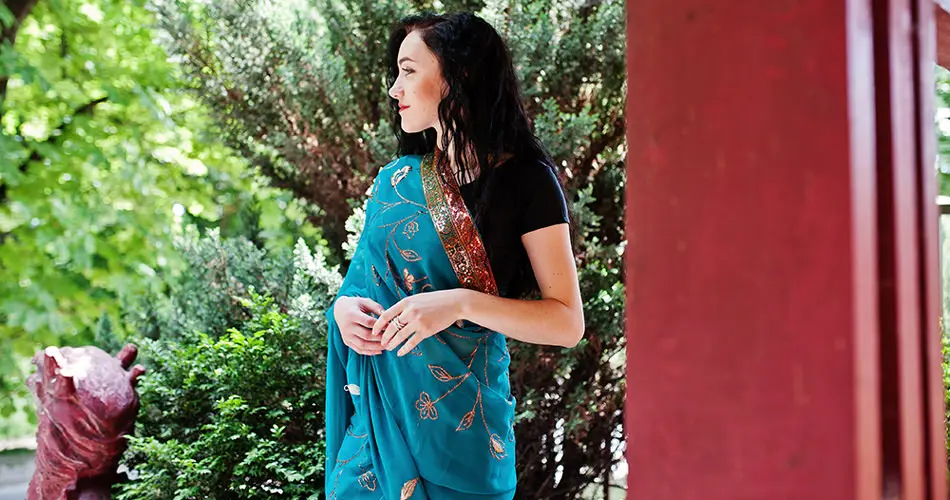 Rocking Yourself in a Saree: Guide to Picking the Ideal Drape