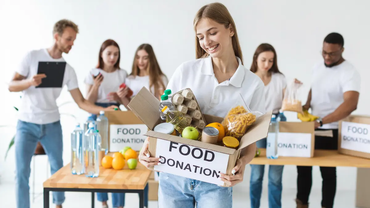 6 Psychological Benefits of Donating and Helping Others