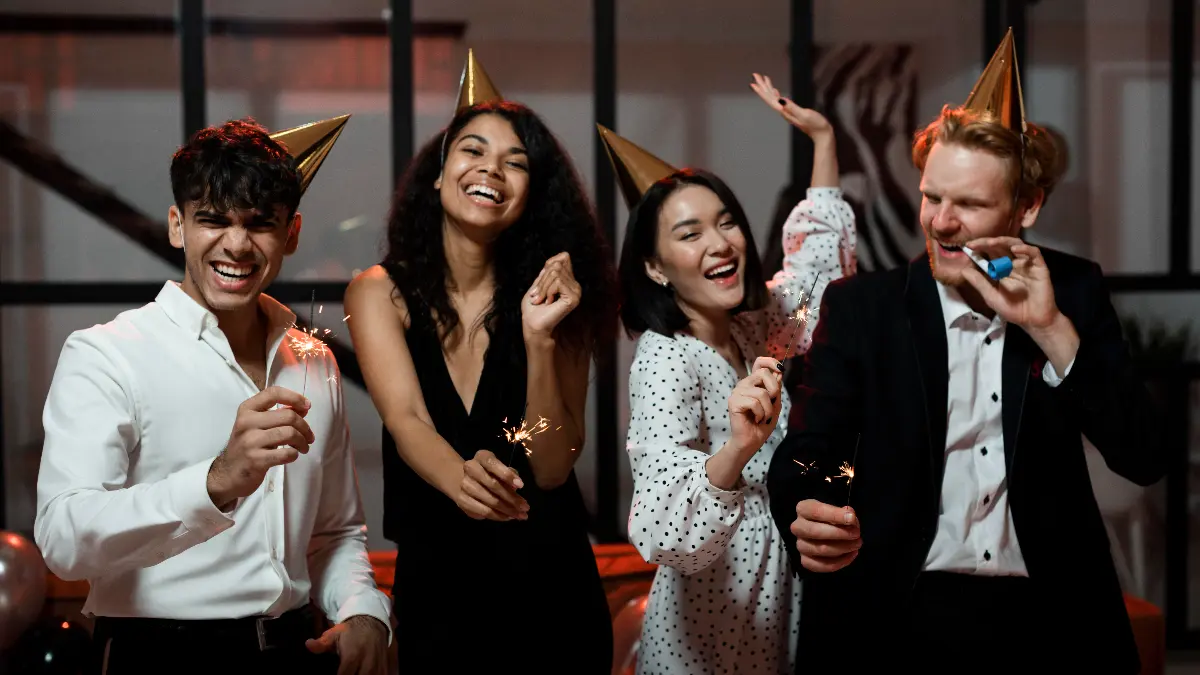 Party Guesting 101: 7 Things an Etiquette Expert Wants You to Know