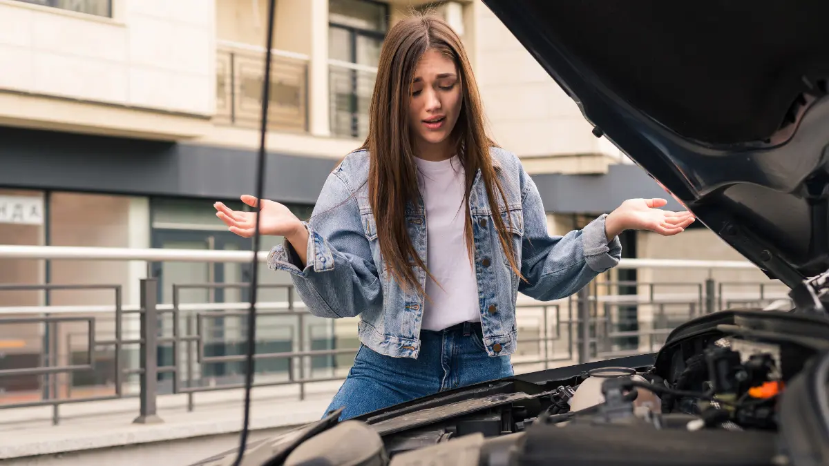 Here’s What to Do When Your Car Broke Down While Driving