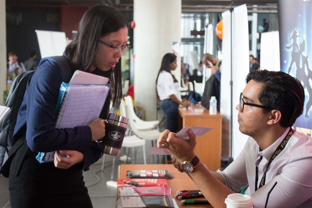 APU students learnt more about the opportunities available in the job market through the APU Mega Career Fair 2017