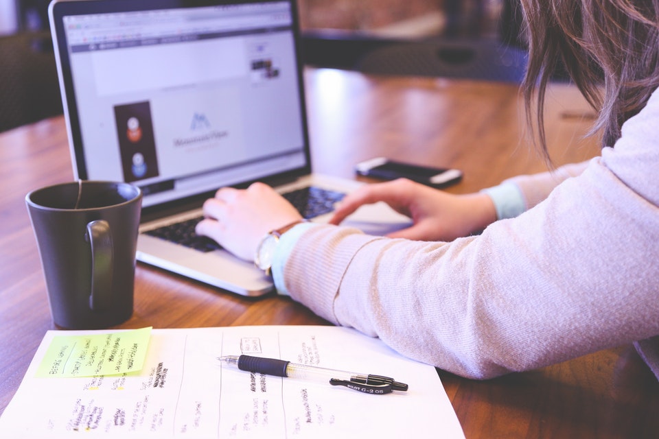 girl using laptop