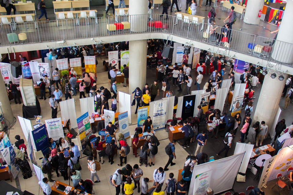 APU’s largest Mega Career Fair saw participation from more than 120 companies and 6,000 students, who were searching for full-time and internship opportunities.