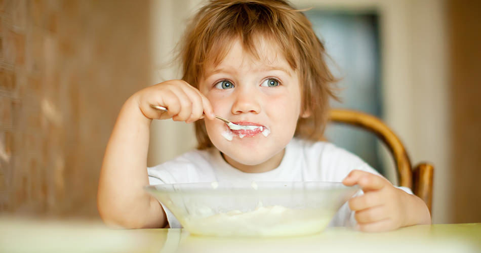 Child Become Successful at Self-Feeding