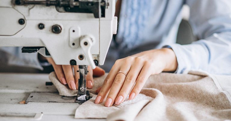 How to Thread a Juki Sewing Machine? - Nerdynaut