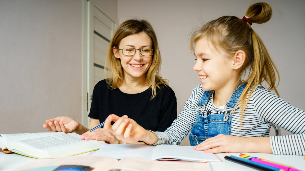 An Alternative to Consider: 4 Pros and Cons of Homeschooling