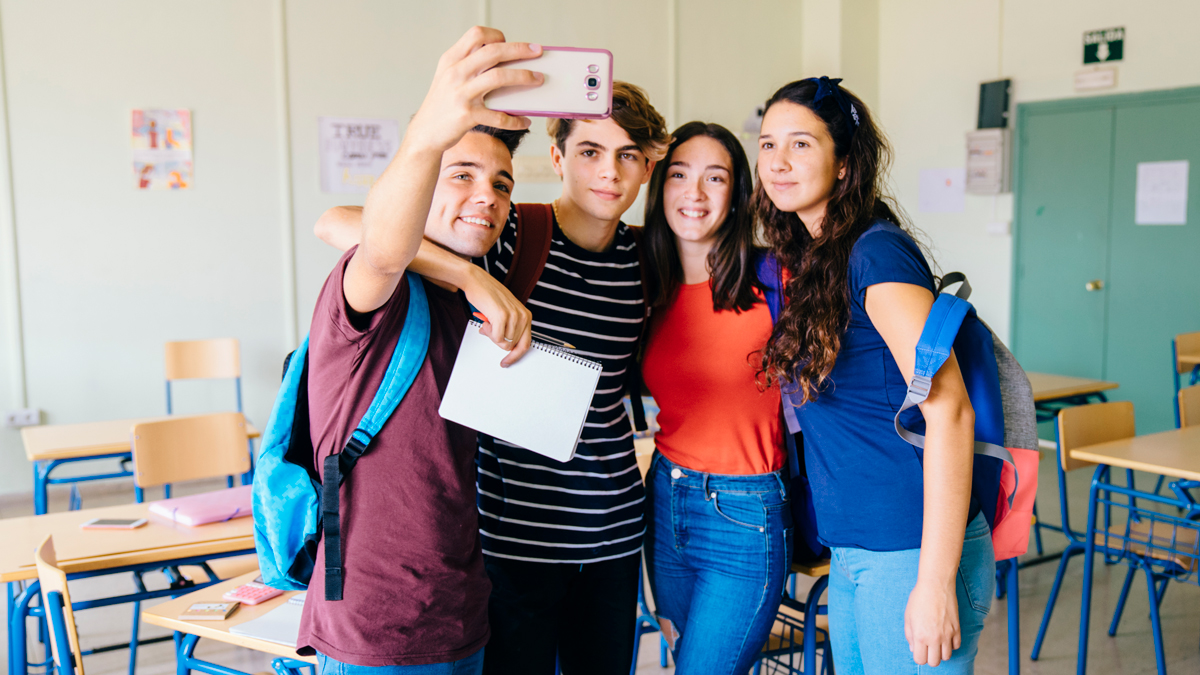 6 Tips for Making Friends as a Highschooler