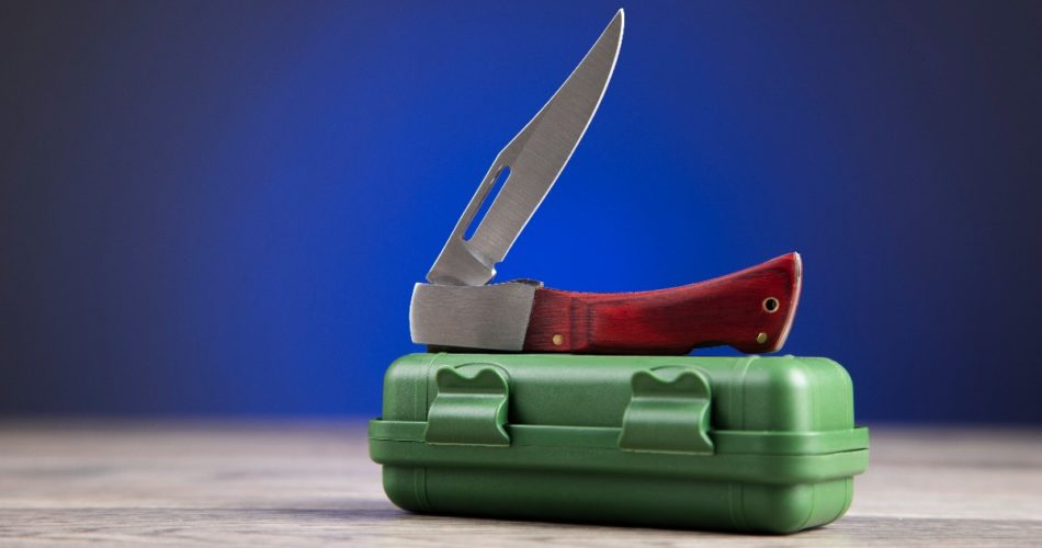 4 Things a Pocket Knife Can Help You With