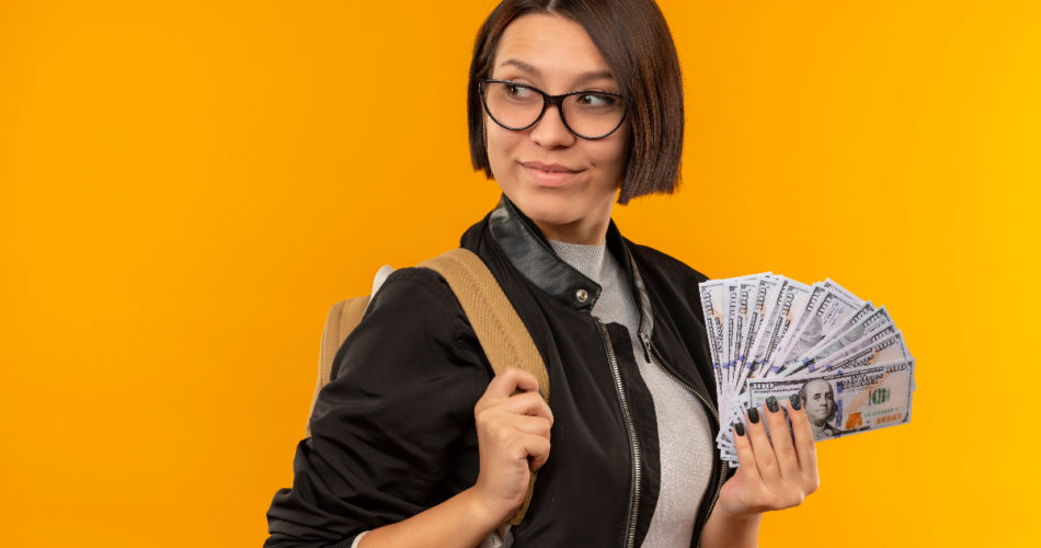 6 Ways for Students to Make Money Online