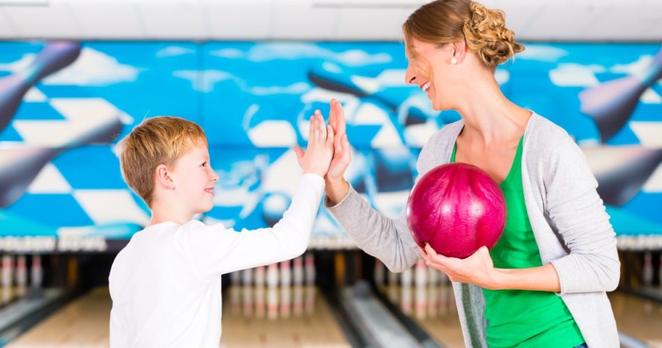 How to Choose Perfect Bowling Alley for You and Your Family
