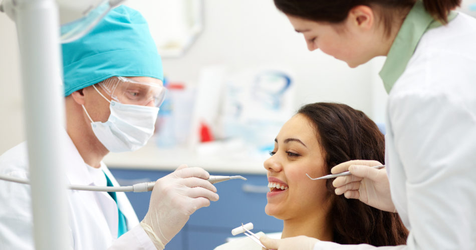 Top 3 Reasons to Go to the Dentist Before Vacation