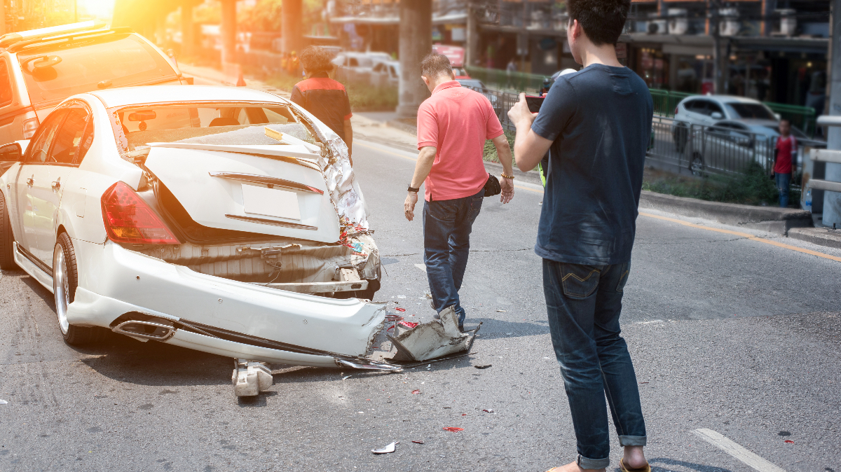 How to Properly Deal With a Road Accident: Find Out Here