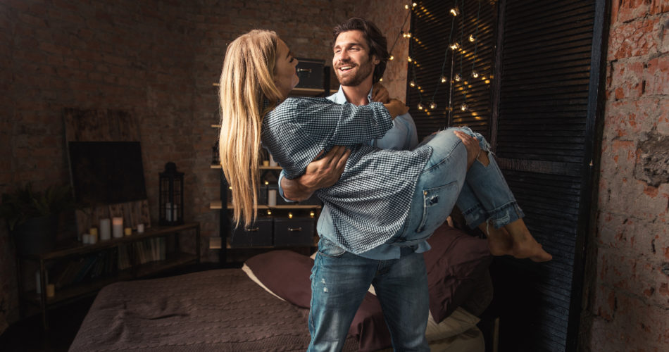 What Everyone Who Is Looking for No Strings Attached Relationship Should Know