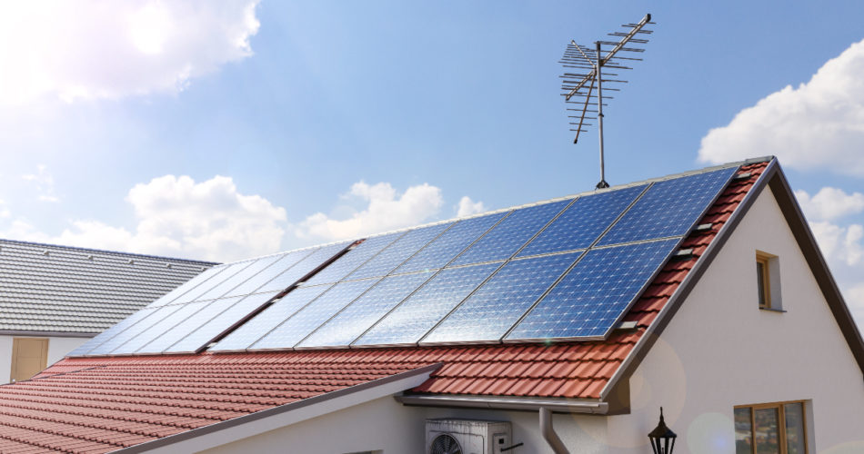 More Homeowners Are Going Solar - Here's Why You Should, Too