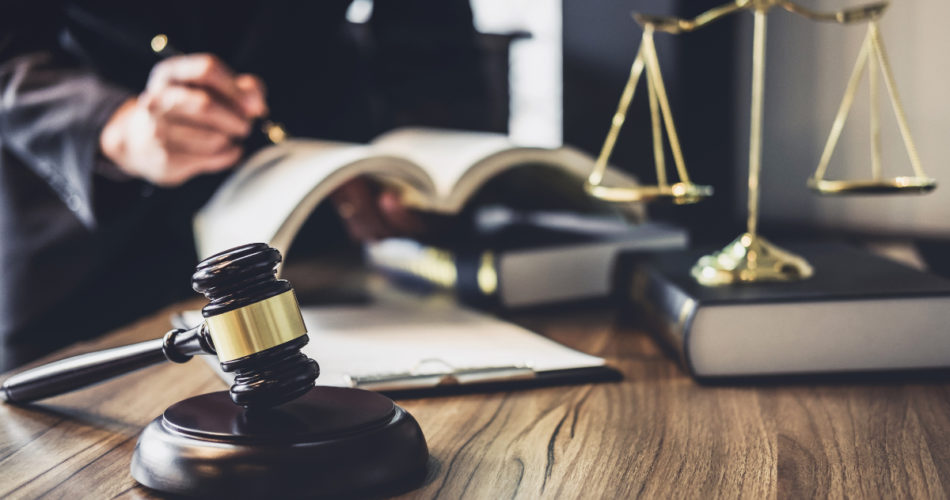 4 Things to Think About When Hiring a Lawyer