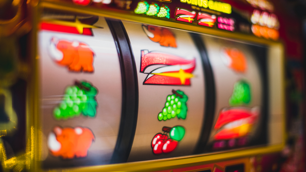 Find the Golden Key to Win at a Slot Machine - Nerdynaut
