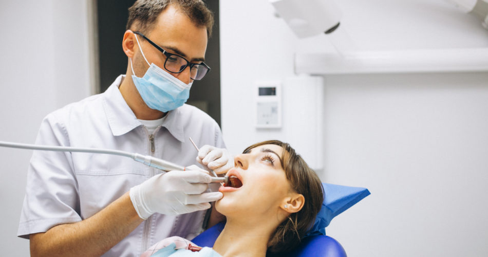 4 Qualities to Look for in a Dentist Before Hiring Them