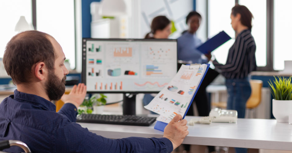 Why Working With a Salesforce Consulting Team Is Better Than Hiring an Employee