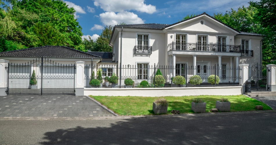 Selling Your Home Made Easy: Tips from the Experts