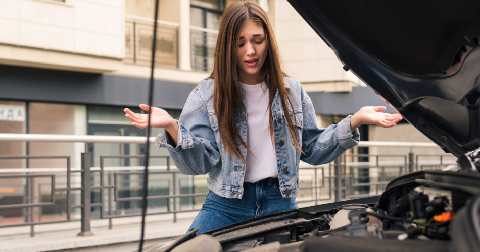 Here’s What to Do When Your Car Broke Down While Driving