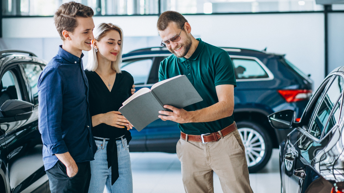 4 Tips for Car Salesmen to Improve Their Sales Techniques