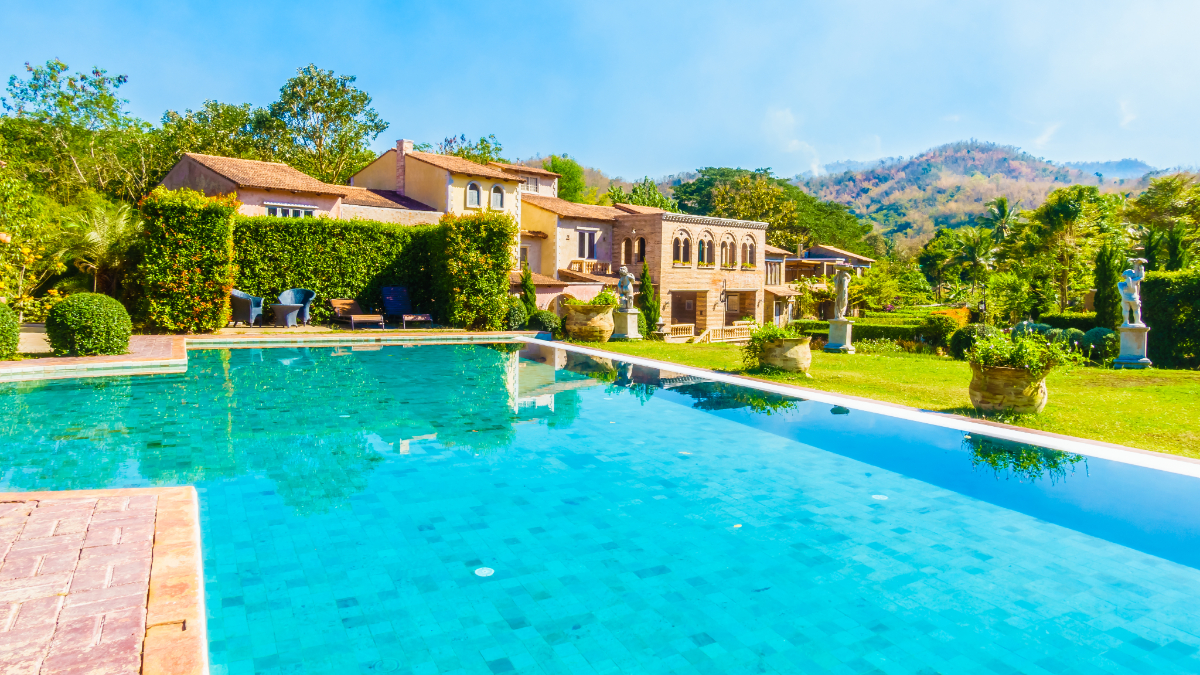 What Are the Swimming Pool Chemicals to Know About?