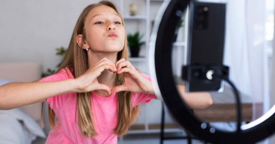 4 Ways to Become More Visible on TikTok