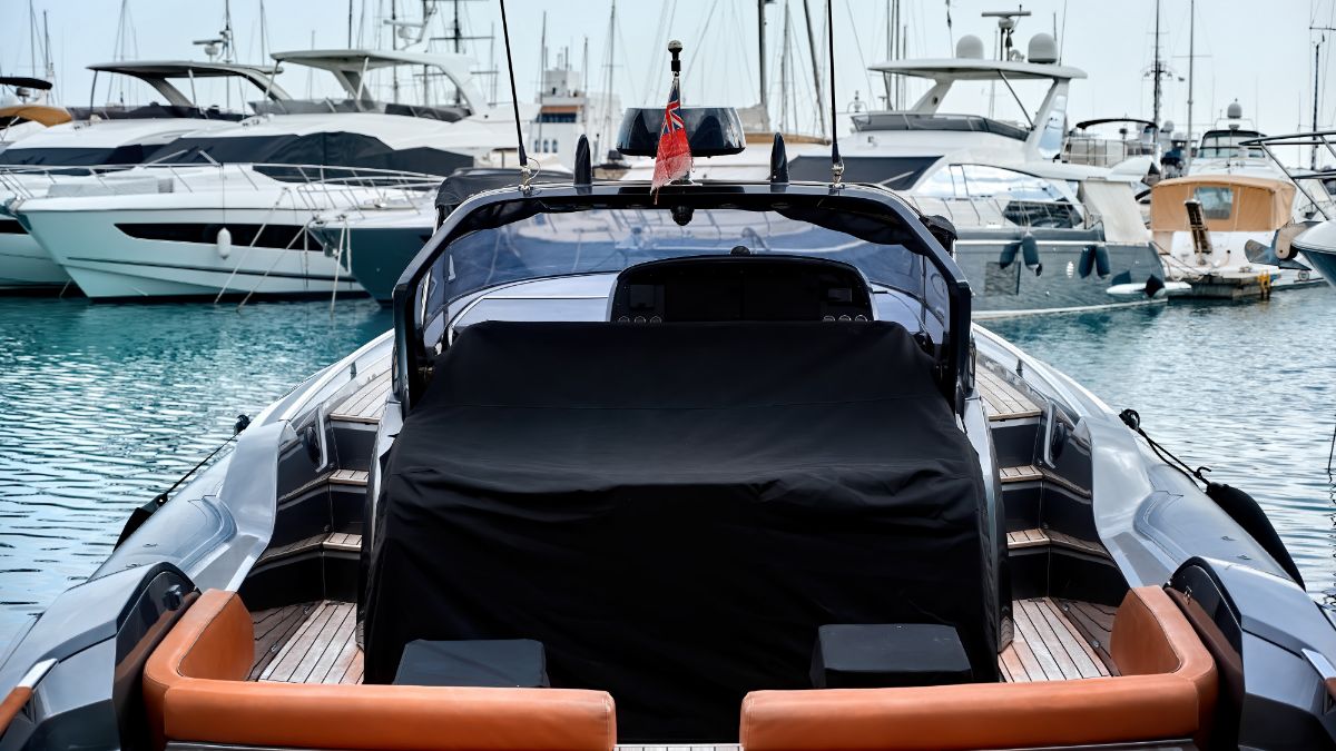 chartering a yacht tips