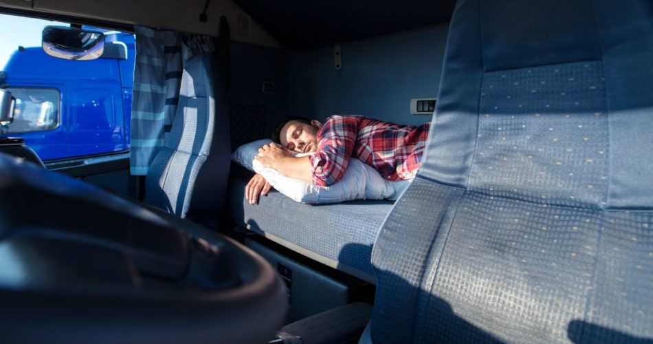 How to Keep Cabins of Your Trucks’ Fleet Safe & Cool During Hot Hours