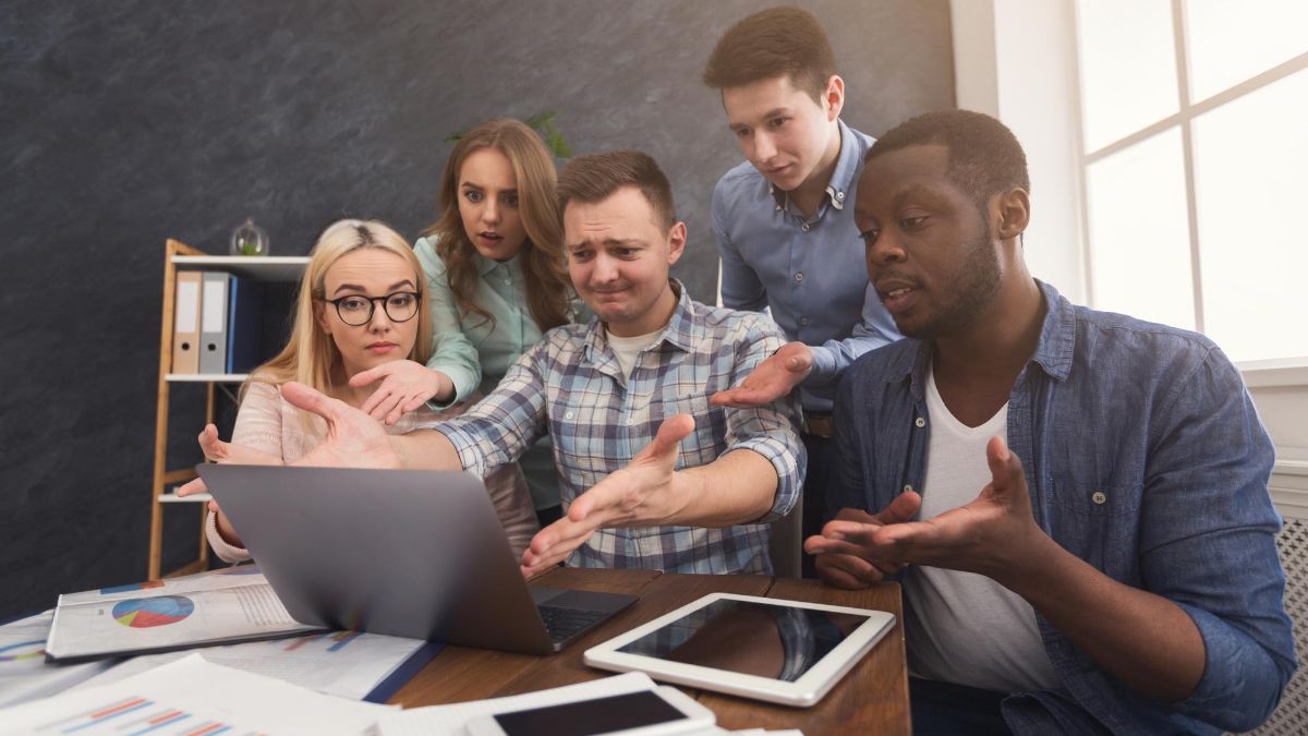 6 Signs You Need a New Laptop Nerdynaut