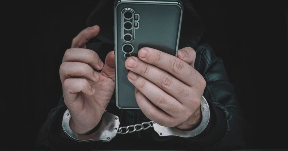 Will You Have Access to Outside Information in Prison