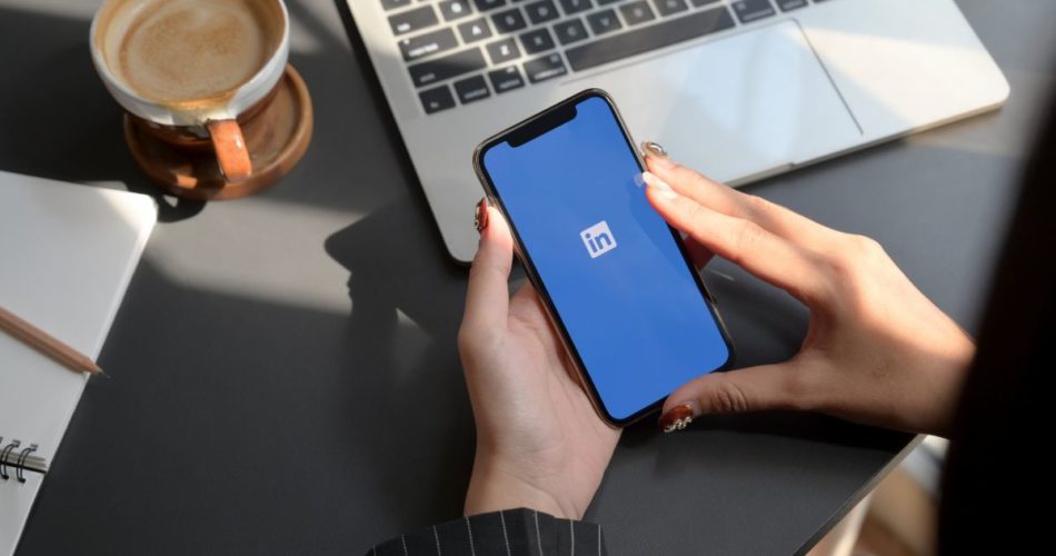How to Boost Your LinkedIn Profile to Find New Work: A Guide for 2023