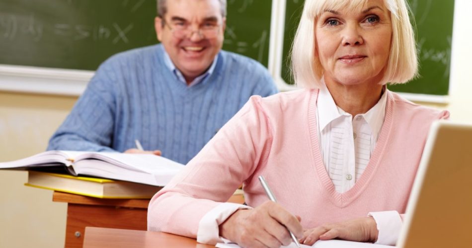 8 Reasons Why Seniors Should Consider Going Back to School