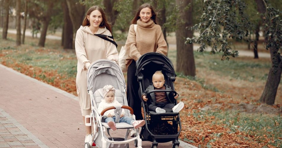 4 Tips for Walking Outside With Your Baby in a Stroller