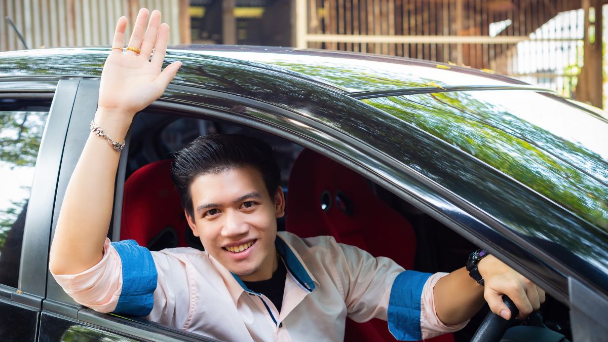 8 Ways to Start a Side Hustle as a Vehicle Owner
