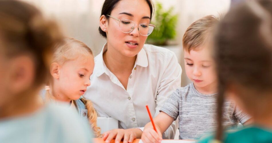 Montessori vs. Traditional Education: Making the Right Choice for Your Career