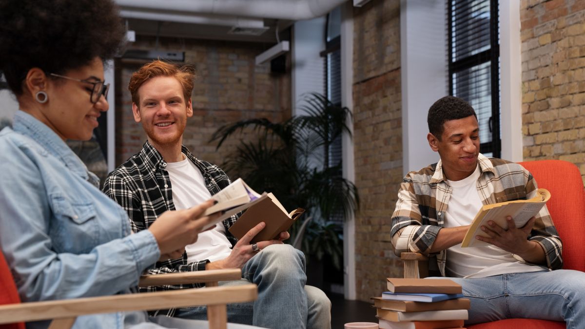 The Benefits of Joining a Critique Group: How Peer Feedback Improves Your Writing